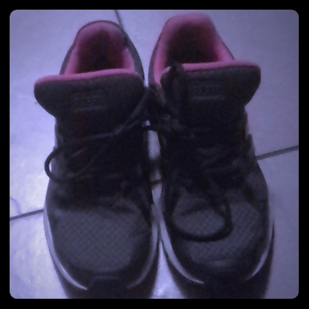 Adidas shoea